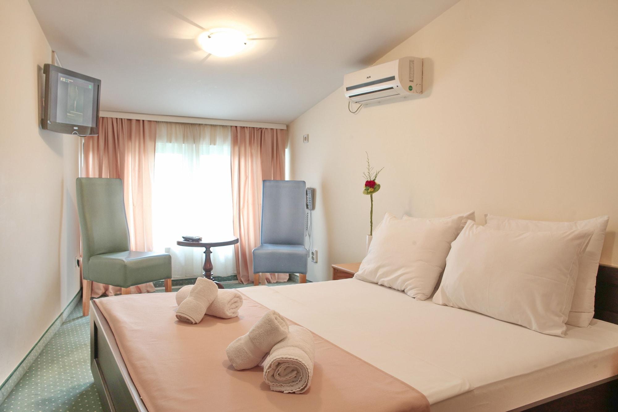 Hotel Happy Star Club à Belgrade Extérieur photo