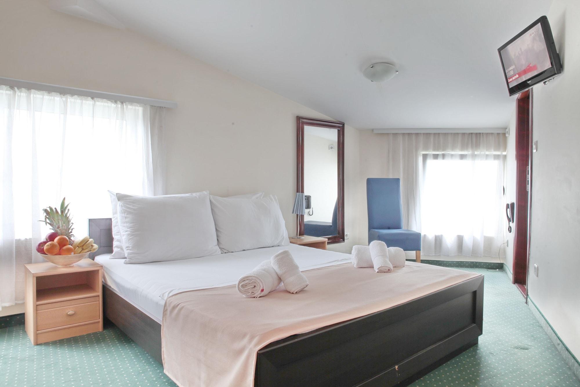 Hotel Happy Star Club à Belgrade Extérieur photo