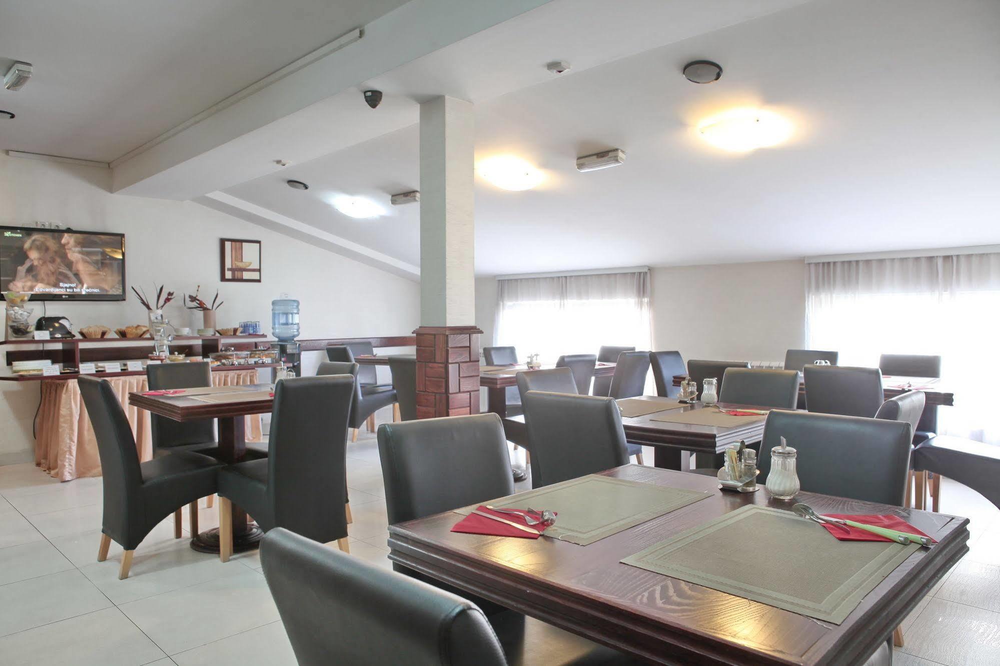 Hotel Happy Star Club à Belgrade Extérieur photo